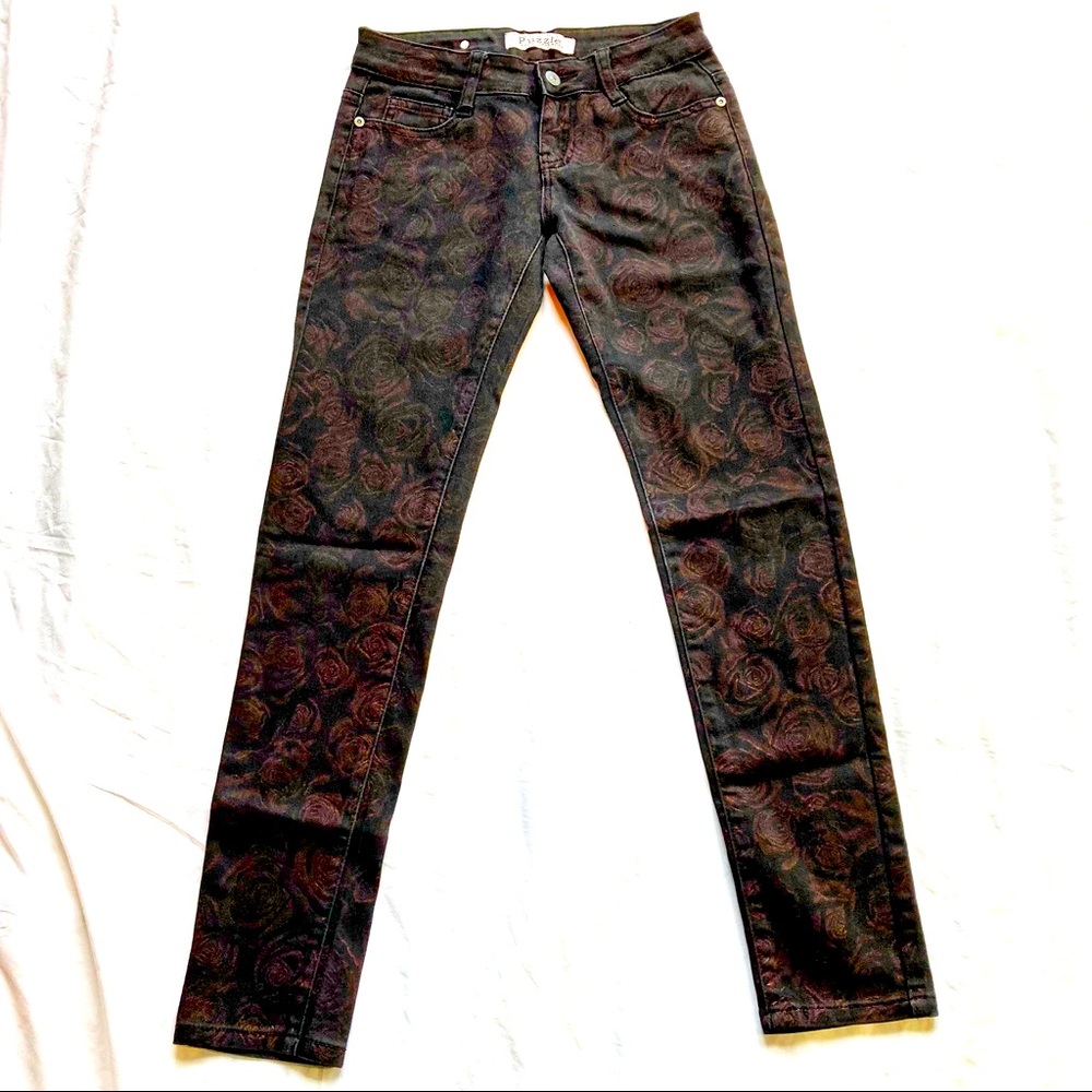 Floral Pattern (subtle) Puzzle Skinny Jeans Size 1/2 - Black.
